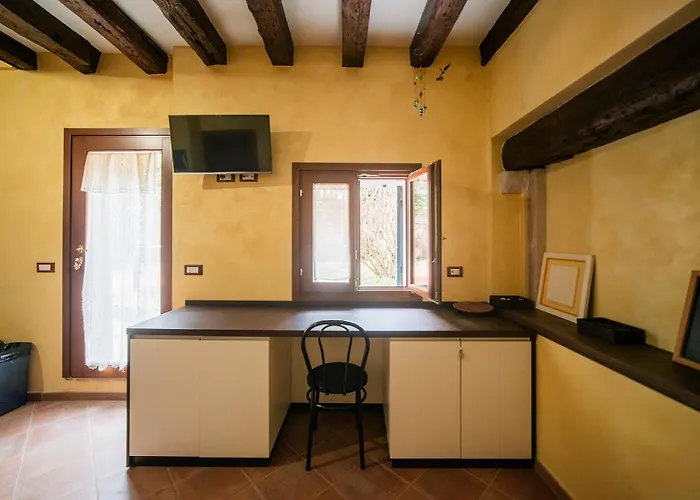 Апартаменты Secret Garden - Comfortable And Венеция